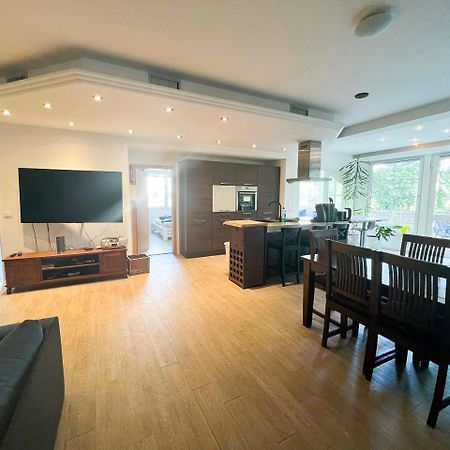 Grosse & Voll Ausgestattete Apartments, Studios, Doppelzimmer, Workspace, Parkplatz, Netflix, Prime & Schnelles Wifi In Ruhiger Lage Mit Garten Rudolstadt Extérieur photo