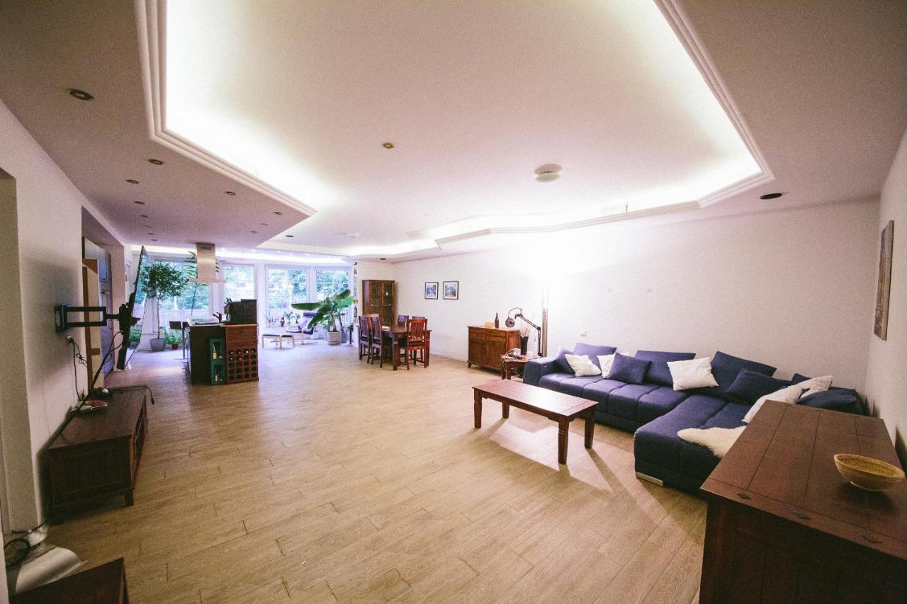 Grosse & Voll Ausgestattete Apartments, Studios, Doppelzimmer, Workspace, Parkplatz, Netflix, Prime & Schnelles Wifi In Ruhiger Lage Mit Garten Rudolstadt Extérieur photo