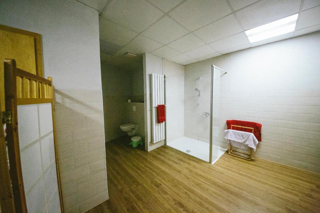 Grosse & Voll Ausgestattete Apartments, Studios, Doppelzimmer, Workspace, Parkplatz, Netflix, Prime & Schnelles Wifi In Ruhiger Lage Mit Garten Rudolstadt Extérieur photo