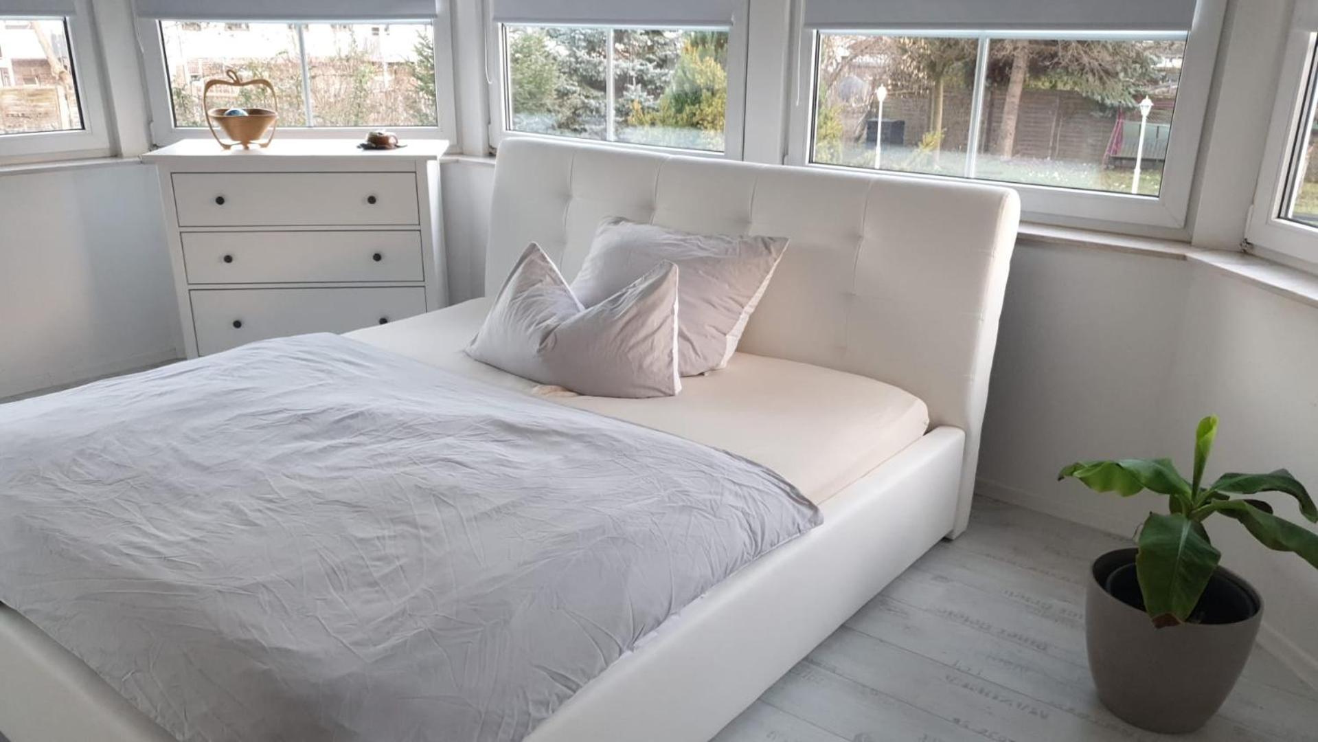 Grosse & Voll Ausgestattete Apartments, Studios, Doppelzimmer, Workspace, Parkplatz, Netflix, Prime & Schnelles Wifi In Ruhiger Lage Mit Garten Rudolstadt Extérieur photo