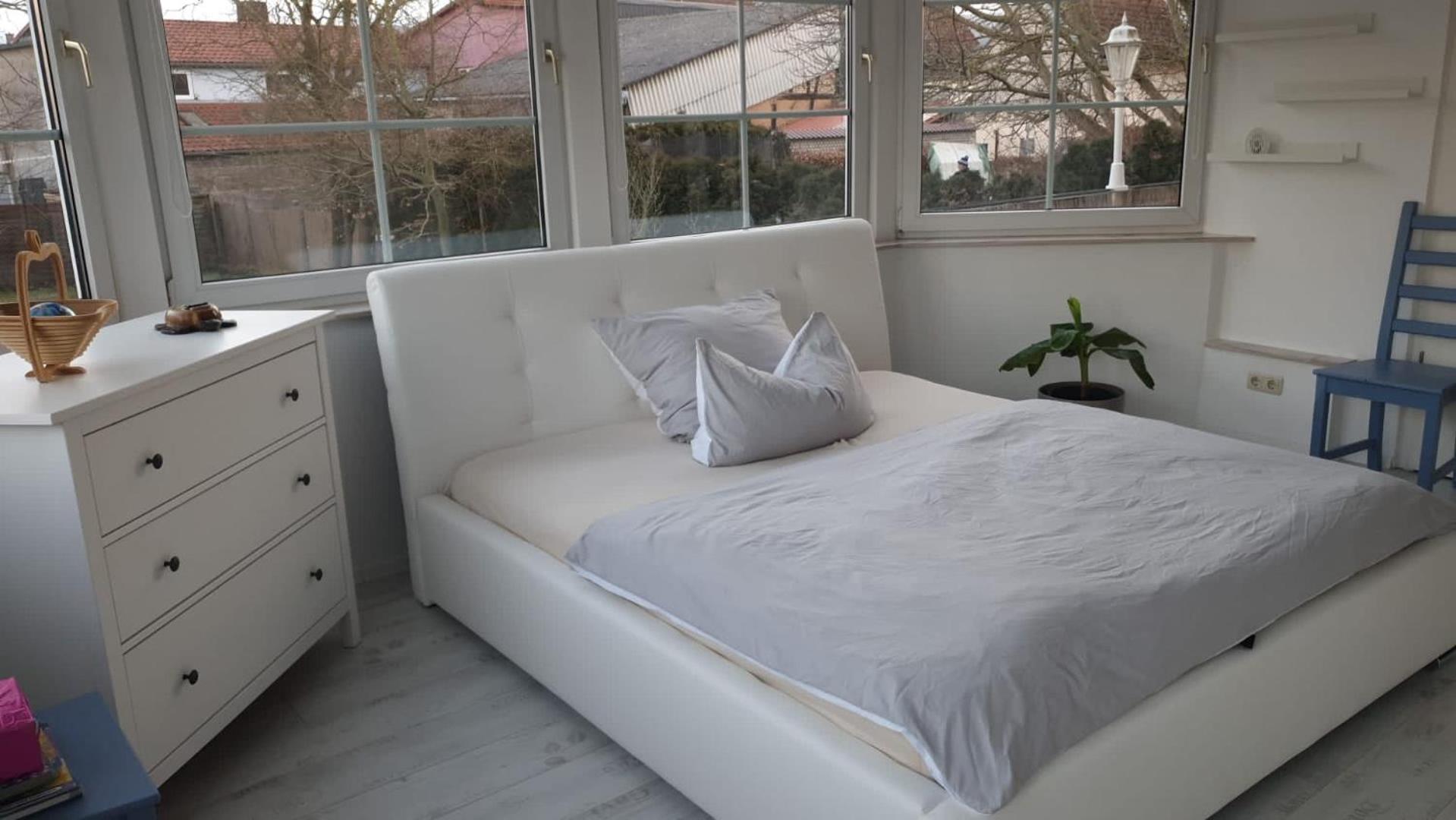 Grosse & Voll Ausgestattete Apartments, Studios, Doppelzimmer, Workspace, Parkplatz, Netflix, Prime & Schnelles Wifi In Ruhiger Lage Mit Garten Rudolstadt Extérieur photo