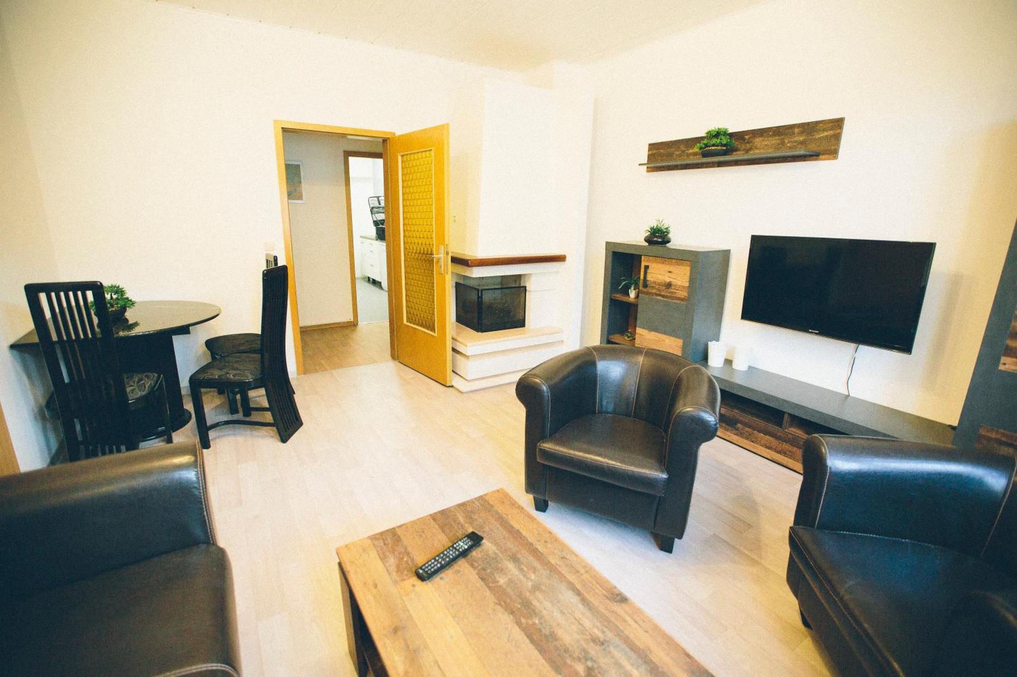 Grosse & Voll Ausgestattete Apartments, Studios, Doppelzimmer, Workspace, Parkplatz, Netflix, Prime & Schnelles Wifi In Ruhiger Lage Mit Garten Rudolstadt Chambre photo